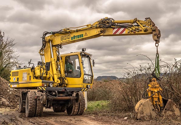 二手推土机市场分析：购买注意事项
